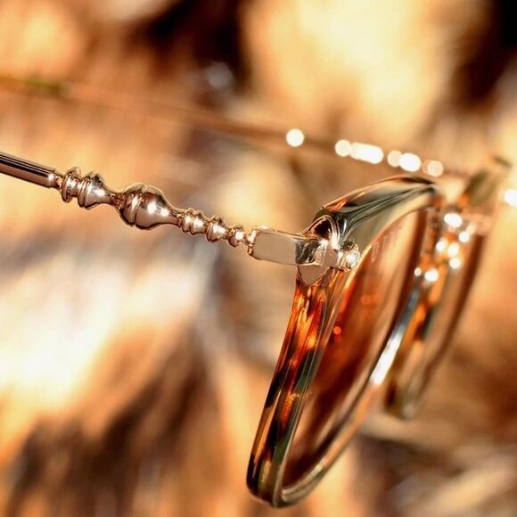 Gryffindor Unisex 46mm Polarized Sunglasses by 
DIFF  NWT Collectors Series - Picture 10 of 17